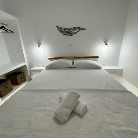 Dreamy Island Escape In Paros