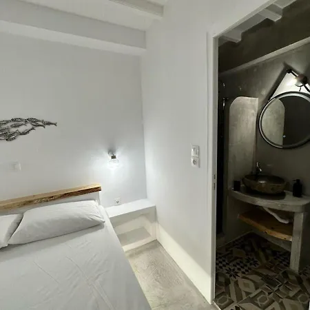 Dreamy Island Escape In Paros