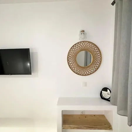 Dreamy Island Escape In Paros * 나오우사