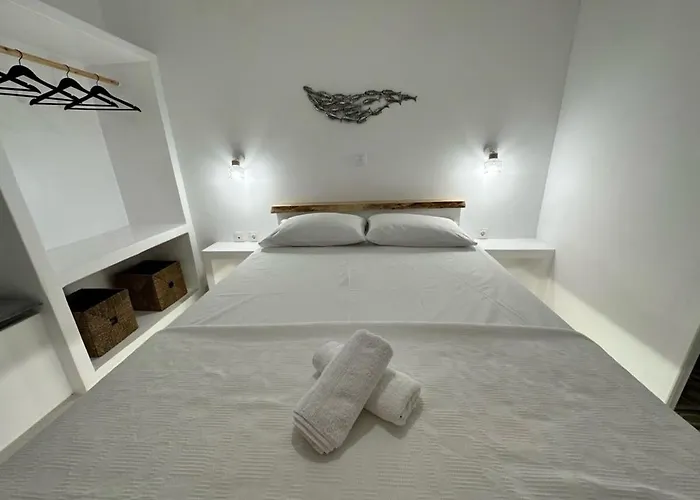 Dreamy Island Escape In Paros