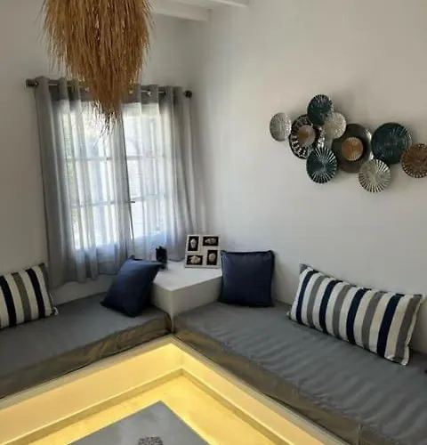 Dreamy Island Escape In Paros